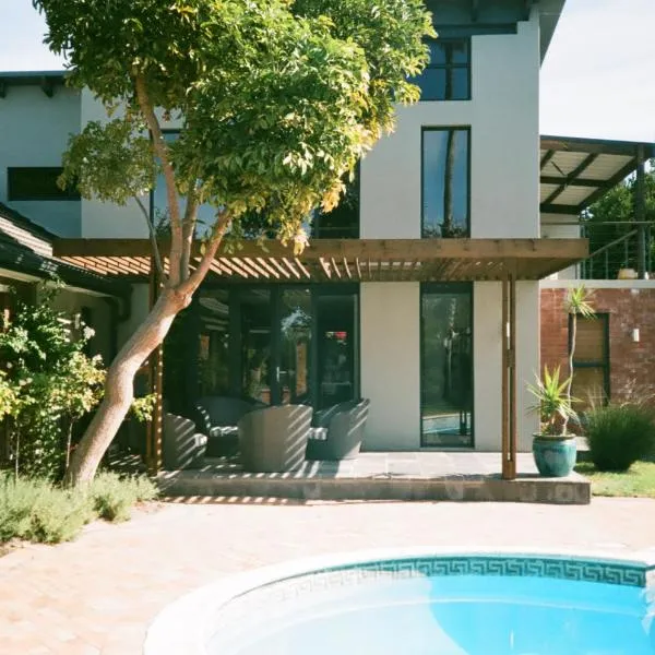 9 Windsor House, Hotel in Tokai