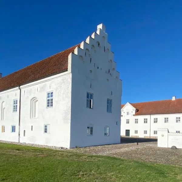 Danhostel Vitskøl Kloster, hotel di Løgstør