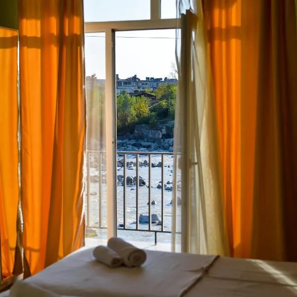 Four Seasons Riverside, hotel en Kutaisi