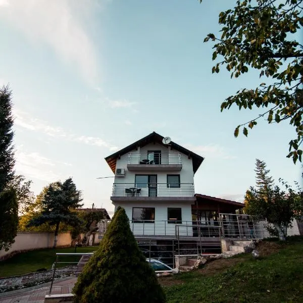 Villa Villekulla, Hotel in Trŭn