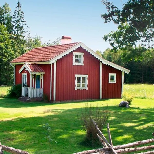 Two-Bedroom Holiday home in Lessebo, hótel í Kosta