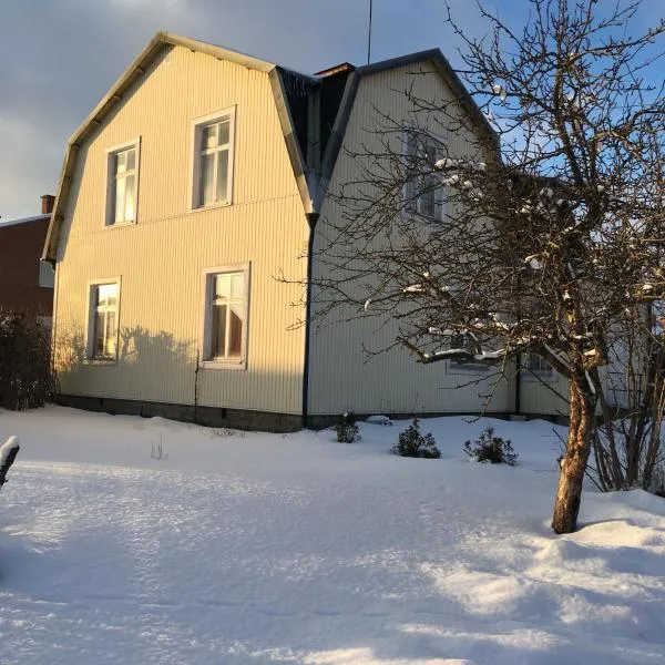 Parkgatan villa, hotel in Fors