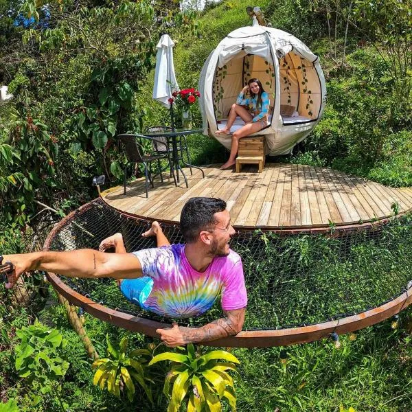 Levit Glamping - Hotel Guatapé Peñol، فندق في غواتابيه