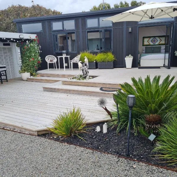 Aroha Tiny House Peka Peka, hotell i Paraparaumu