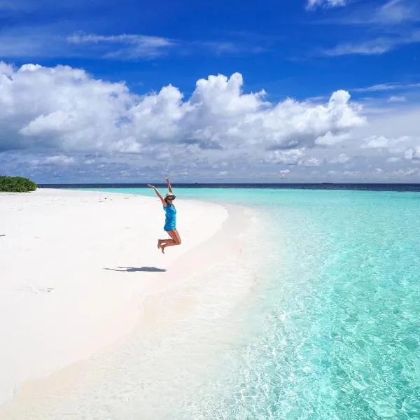 Mahibadhoo에 위치한 호텔 Coral Beach Maldives