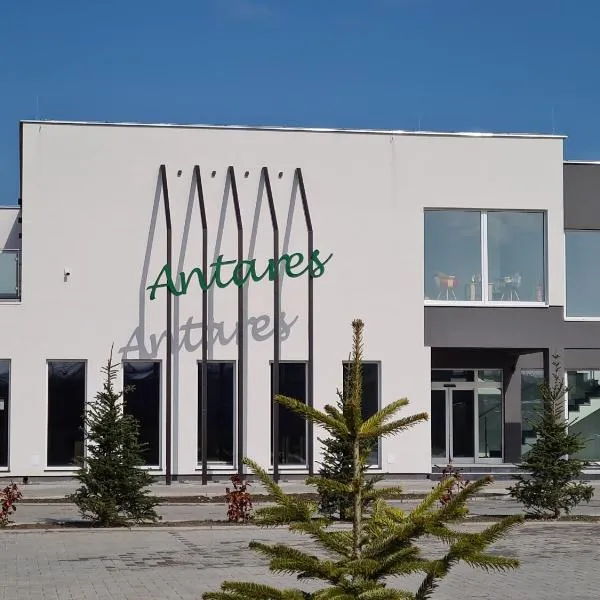 Hotel ANTARES，Sępólno Krajeńskie的飯店