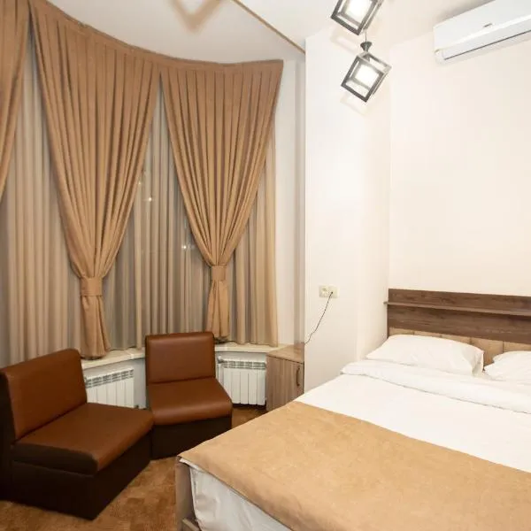 Good Hotel Yerevan, hotel in Kʼasakh