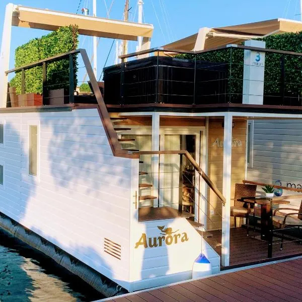 FLOATING SEA HOUSE AURORA, hotel en Piran