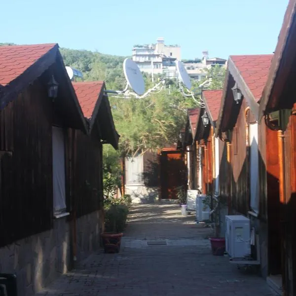 Huzur Pansiyon ve Cay Bahcesi, hotel v mestu Mudanya