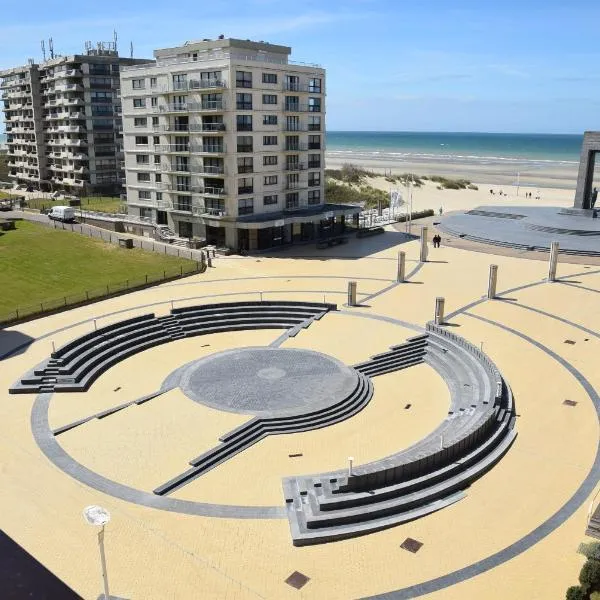 plaza, hotelli kohteessa De Panne