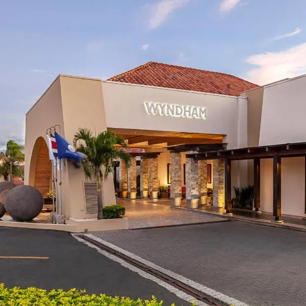 Wyndham San Jose Herradura، فندق في Piedades