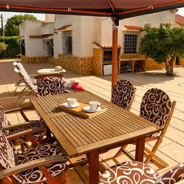 Arenales Great Home with AC, Pool and Barbecue, hotel v mestu Elche