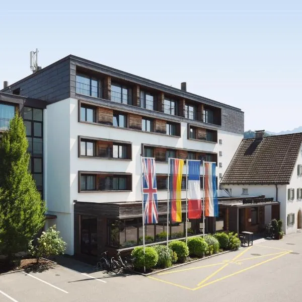 Hotel Weisses Kreuz, hotel a Gurtis