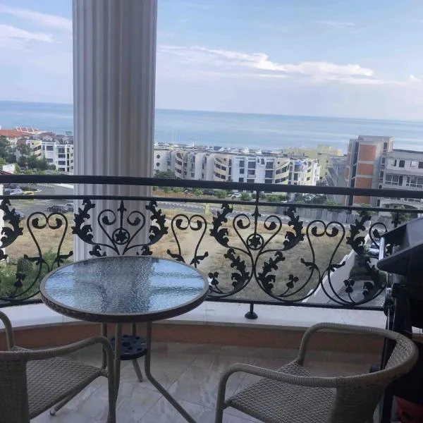 Amazing apartment facing the sea, hotel in Emona