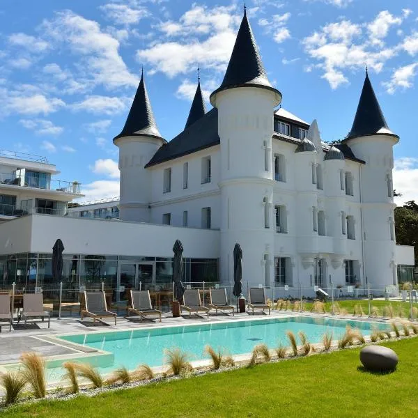 Hôtel Château des Tourelles, Thalasso et piscine d'eau de mer chauffée, Hotel in Pornichet