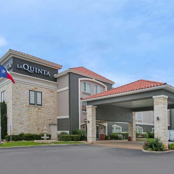 La Quinta by Wyndham Fredericksburg, hotell i Fredericksburg