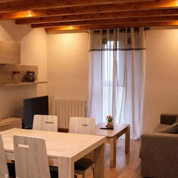 Apartamentos Zabalarena Ola, hótel í Ochagavía