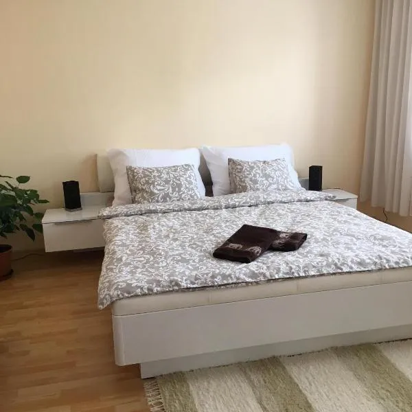 Apartment In The Garden, хотел в Smržice