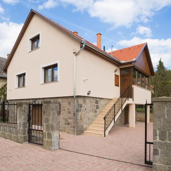 Harangvirág Apartmanház - Visegrád, hotel a Leányfalu