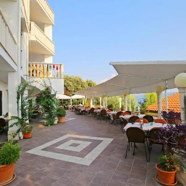 Depadansa Hotel Lucija***, מלון בנוביגראד דאלמטיה