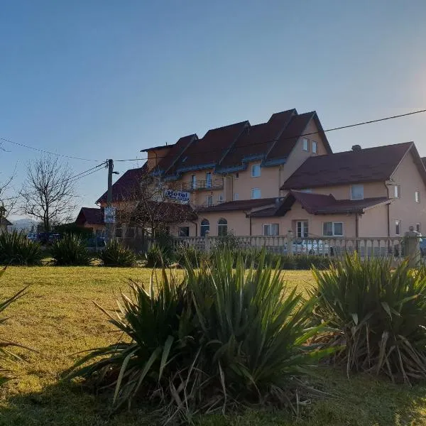 Hotel Mirni Kutak, hotell i Krasno Polje