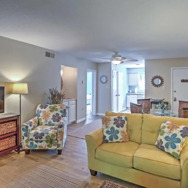 Amelia Island Condo with Pool and Beach Access!, hotel v destinaci Ostrov Amelia