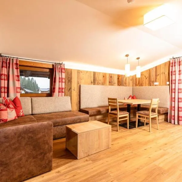 Appartements Schrambacherhof: Pertisau şehrinde bir otel