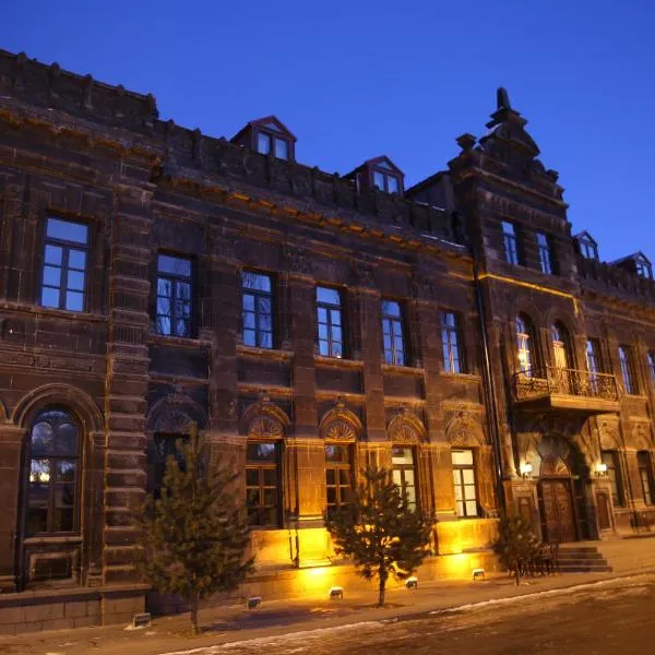 Viesnīca Cheltikov Hotel pilsētā Karsa