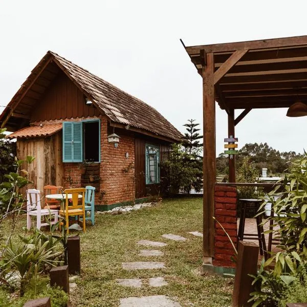 Chalé Sol com hidromassagem em meio a natureza, hotel di Penha