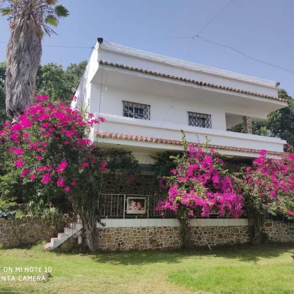 Villa Marver, מלון באלחסירס