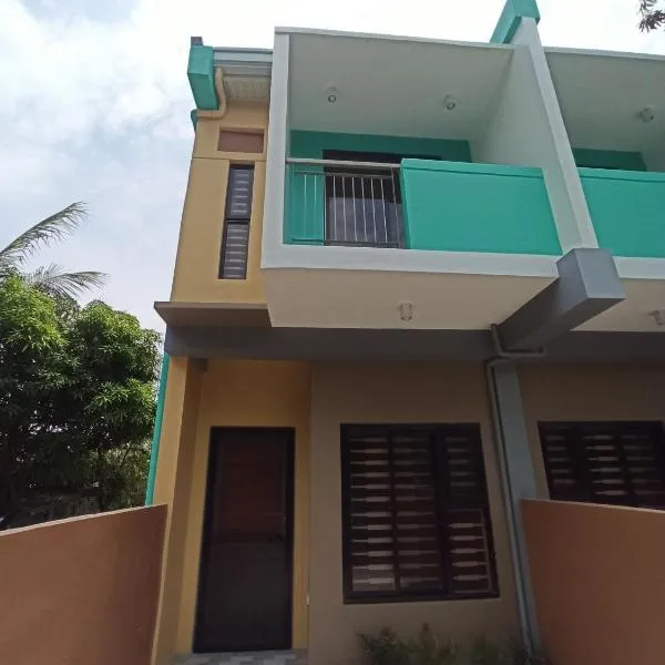 2-Storey Rental Unit w/ Garage in Balanga Bataan, hotel in Balanga