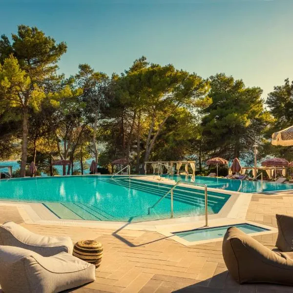 PLACES Hvar Hotel by Valamar, hotel en Stari Grad