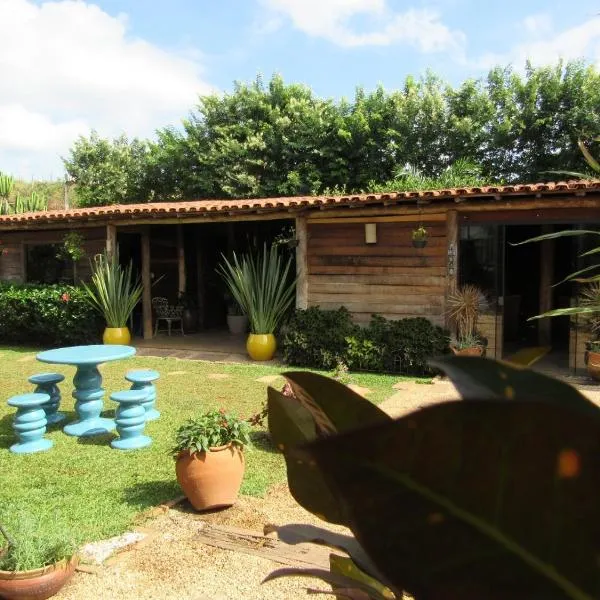 La Villa Chalés Garden, hotel em Serra Negra