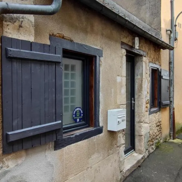 Chaleureuse petite maison de bourg, hotel en Le Mans