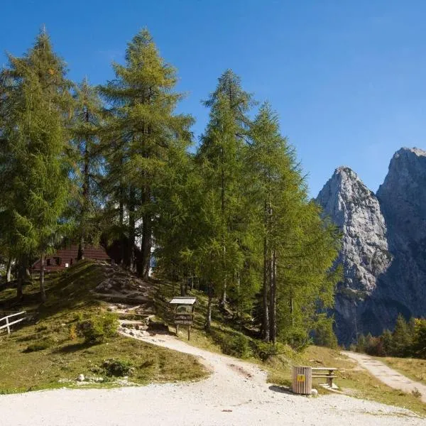 Erjavčeva mountain hut at Vršič pass, hotel v destinácii Trenta