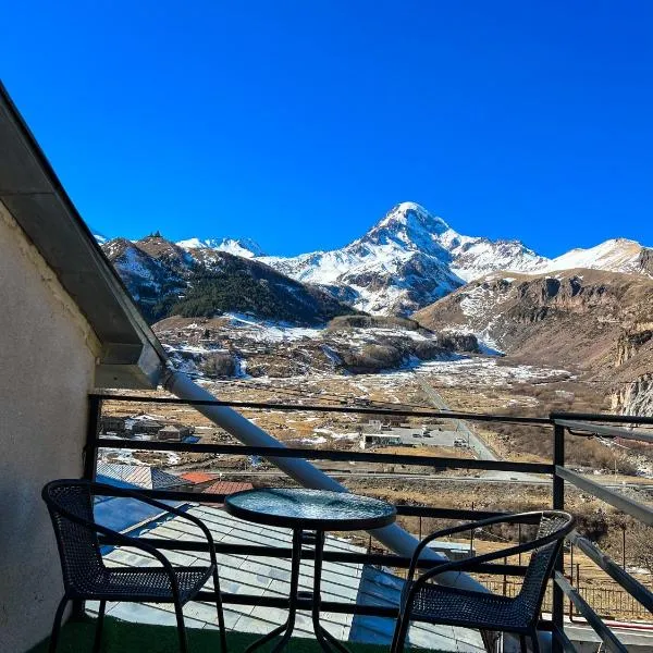 Giorgi's Guest House, hotell i Kazbegi