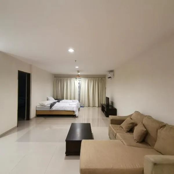 Spacious & Homey Apartment at Marina Island by JoMy Homestay, hotel u gradu Lumut