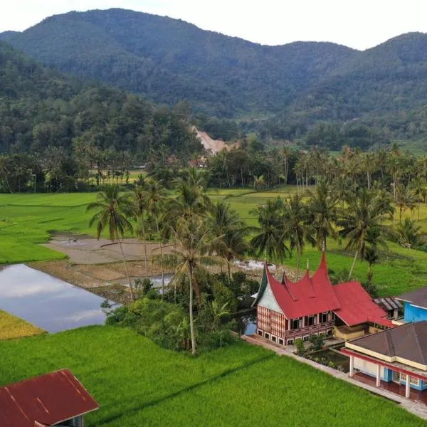 Rumah Gadang Simarasok – hotel w mieście Situjuhbatul