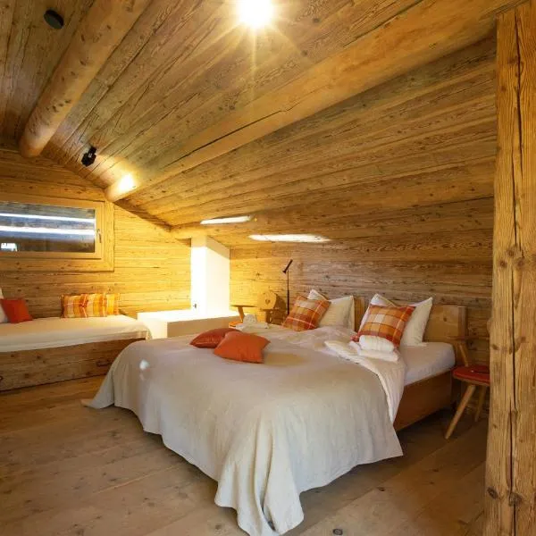 Mountain Cabin Tschividains Lenzerheide, хотел в Валбела