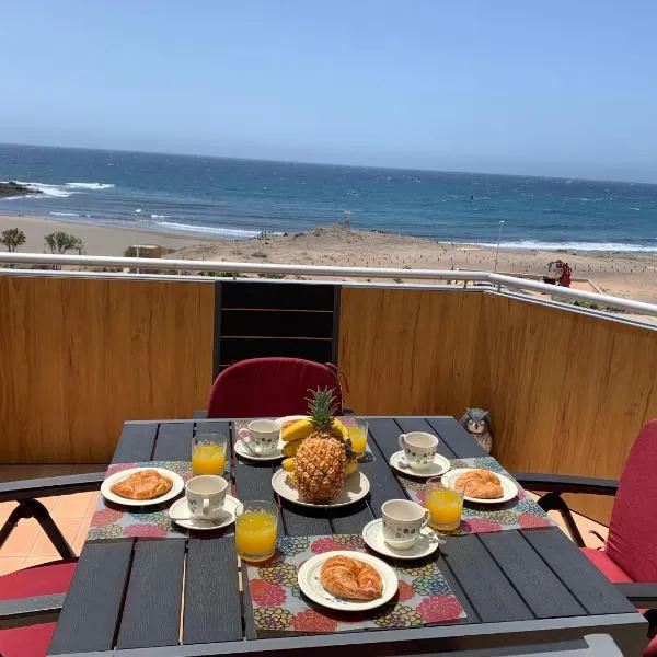 BEACHFRONT PENTHOUSE by VV Canary Ocean Homes, hôtel à El Médano