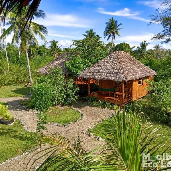 Moalboal Eco Lodge: Moalboal şehrinde bir otel