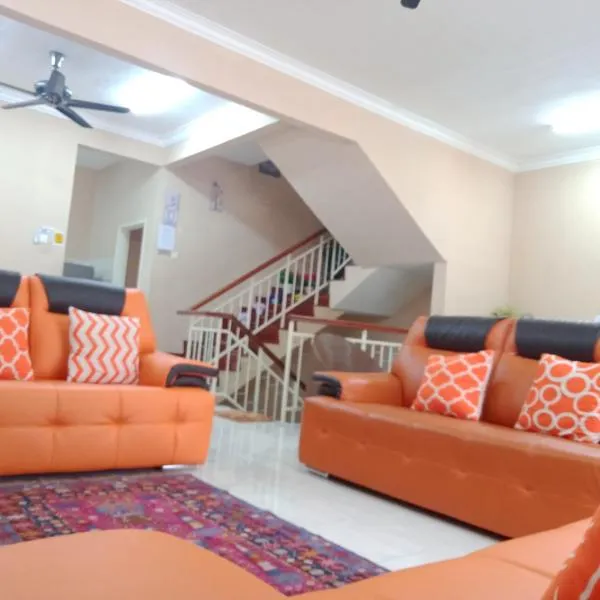 Cosy P6 Homestay, hotel Puchongban