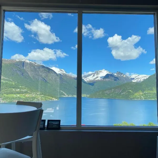 Olden Fjord Apartments, hôtel à Loen