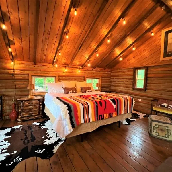 Li'l Ranch - Nature Lovers Retreat TEX MEX Log home, viešbutis mieste Sauble Beach