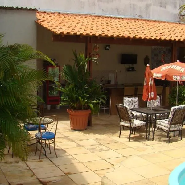 Casa perto da praia com piscina, churrasqueira em SLZ，聖路易斯的飯店