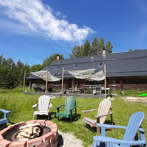 Raistiko Talu- Farmhouse, off-grid cabin and more, hôtel à Väljaküla