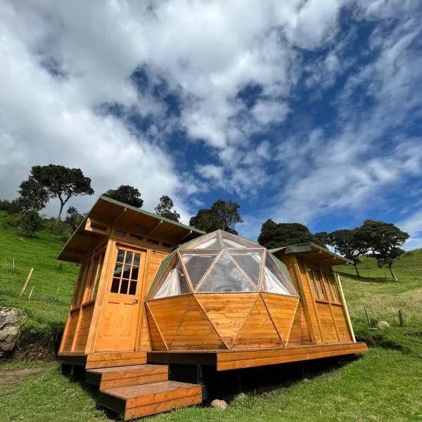 MonteLuna Glamping, hotel Choachíban