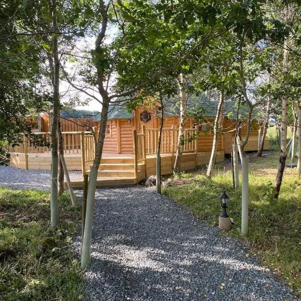 Craigshannoch Luxury 1 bed woodland lodge hot tub, khách sạn ở Aberdeen