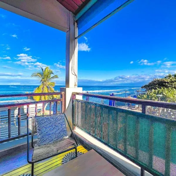 Le Pétrel Noir - Appartement sur la plage des Roches Noires à Saint-Gilles-les-Bains, hotel en Saint-Gilles-les-Bains