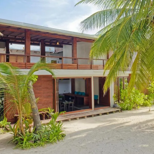 Aveyla Manta Village, hotel i Dharavandhoo